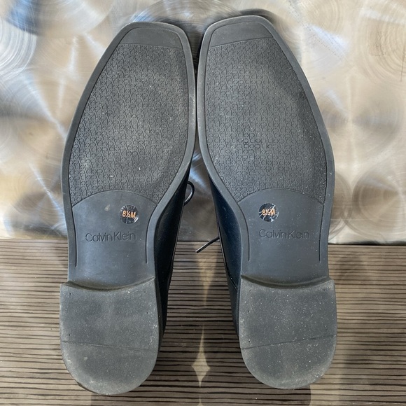 Calvin Klein shoes. Size 8.5 - Picture 6 of 9